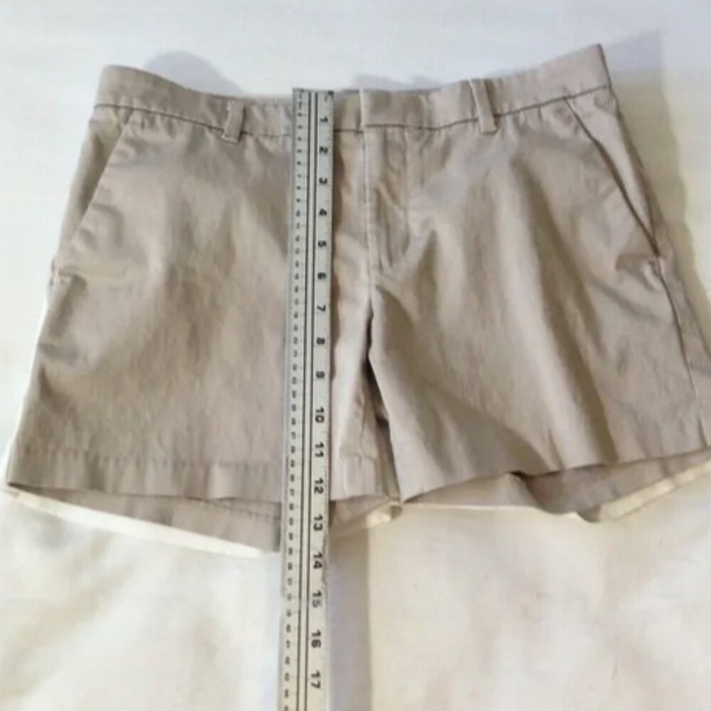 Banana Republic The Avalon Short Sateen 5 inch Khaki Tan